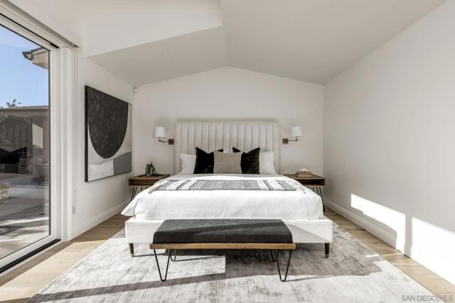 1879 Tahiti Drive, Costa Mesa CA: https://media.crmls.org/mediaz/1d71e0ff-ebed-4d8b-89ed-568aa66ca811.jpg