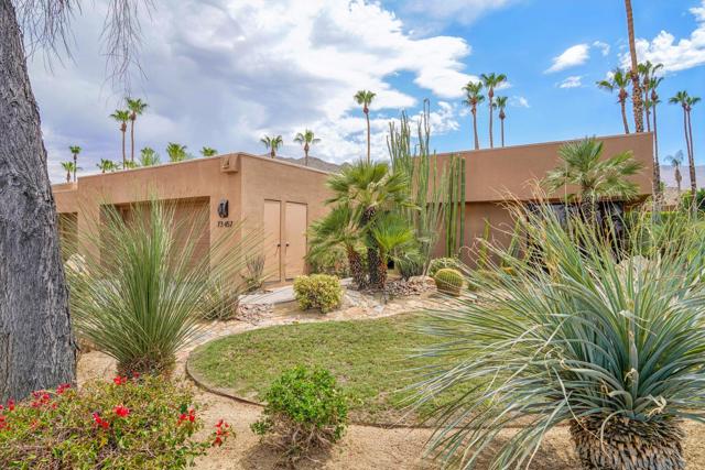 73457 Irontree Drive, Palm Desert CA: https://media.crmls.org/mediaz/1d7232ea-d388-4d33-96ff-b6117f722af0.jpg