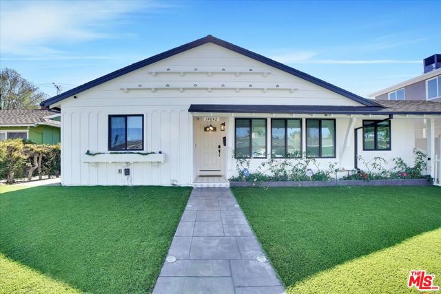 14642 Runnymede Street, Van Nuys CA: https://media.crmls.org/mediaz/1d723925-c0f5-483f-be3c-f2da65a1a776.jpg