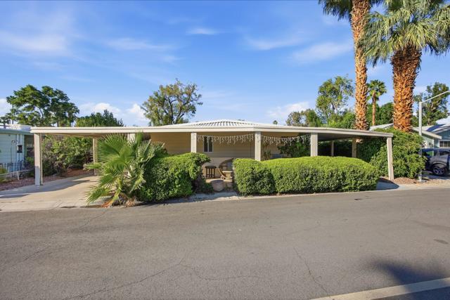 206 Marisma Way, Cathedral City CA: https://media.crmls.org/mediaz/1d72c3ad-e7d4-4123-b303-7c1a0ef99c44.jpg