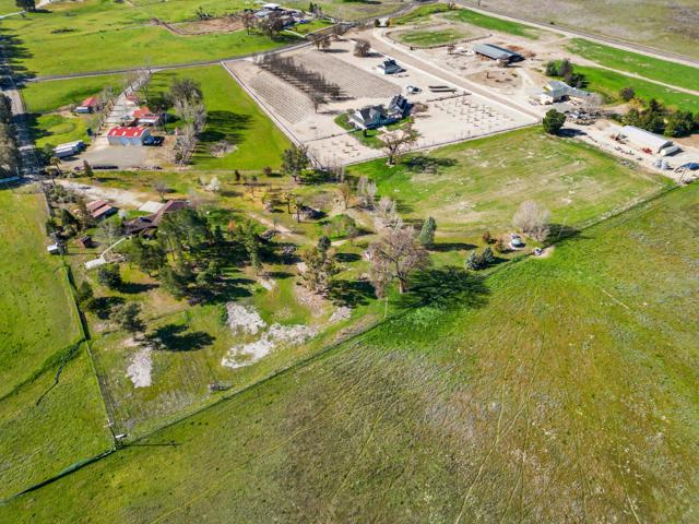 50145 Adobe Place, Lockwood CA: https://media.crmls.org/mediaz/1d72eac2-5be1-416d-91f1-0165c9720ab3.jpg