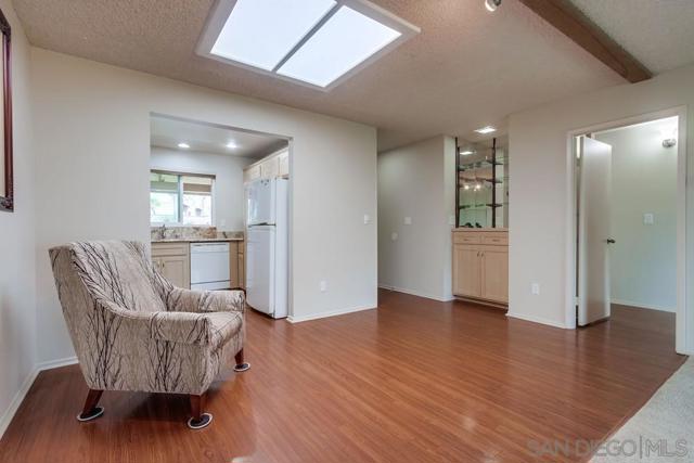 1976 Fairway Circle, San Marcos CA: https://media.crmls.org/mediaz/1d73255a-856b-4ab6-bb1f-464736f2c65e.jpg