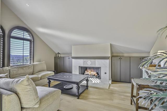 5305 La Crescenta, Rancho Santa Fe CA: https://media.crmls.org/mediaz/1d733fc2-d66c-4272-b36f-ba381fd09ec7.jpg