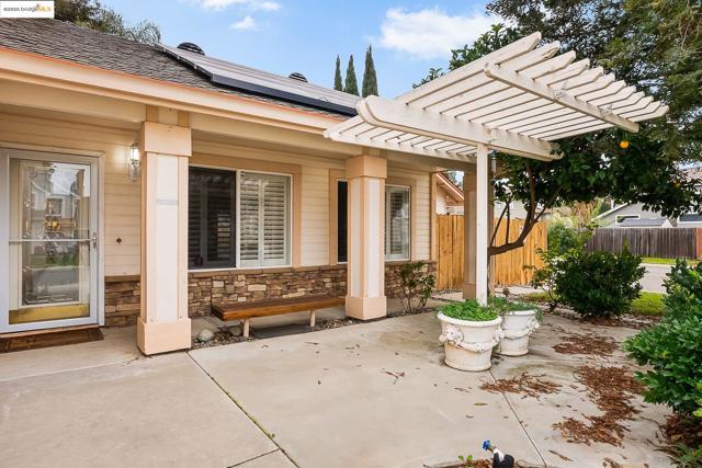 5130 Kegan Ln, Oakley CA: https://media.crmls.org/mediaz/1d74617e-6a15-4a9c-b5aa-e7e0d2ab9051.jpg