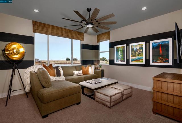 Image 19 of 22 For 16132 Escalade Ct