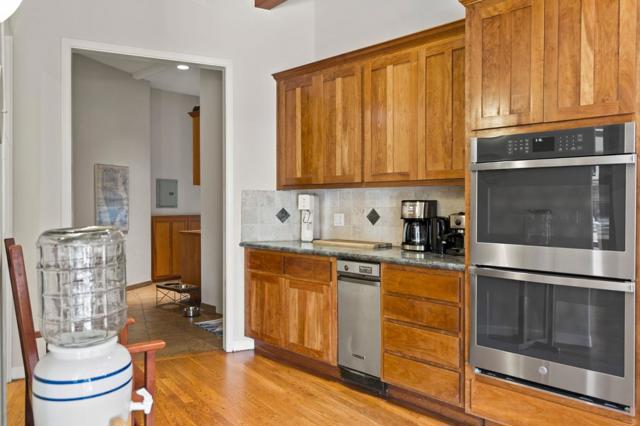 23185 Old Santa Cruz Highway, Los Gatos CA: https://media.crmls.org/mediaz/1d74d8aa-59fc-4bc4-a821-8523a5e9036a.jpg