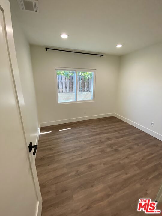 1837 N Brighton Street, Burbank CA: https://media.crmls.org/mediaz/1d74defd-1bef-4705-805f-6b9c897942ab.jpg