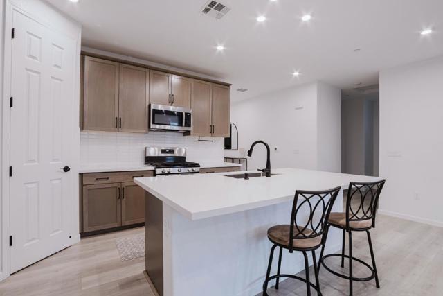 554 Pleasant Drive, Lathrop CA: https://media.crmls.org/mediaz/1d767524-c800-4ebd-8db3-fc38dd0d731b.jpg