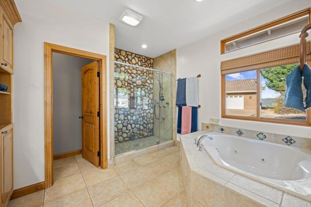 15636 Sage Hill Drive, Ramona CA: https://media.crmls.org/mediaz/1d76916f-be55-48a6-9c2c-b5441397d29b.jpg