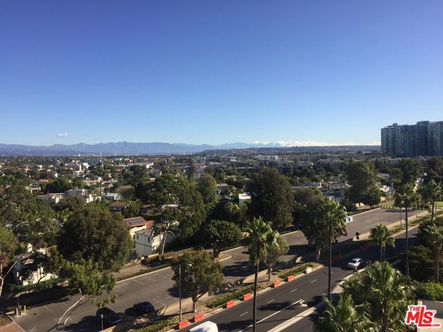 4316 Marina City Drive, Marina del Rey CA: https://media.crmls.org/mediaz/1d778281-09d3-4742-af11-448e00f15e99.jpg