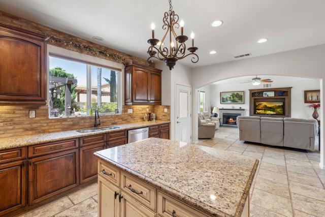Detail Gallery Image 18 of 51 For 31912 via Santa Elena, Winchester,  CA 92596 - 5 Beds | 4 Baths