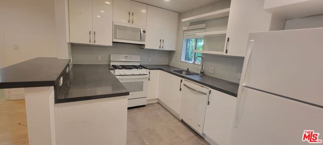 305 Broadway Street, 4 photo 12
