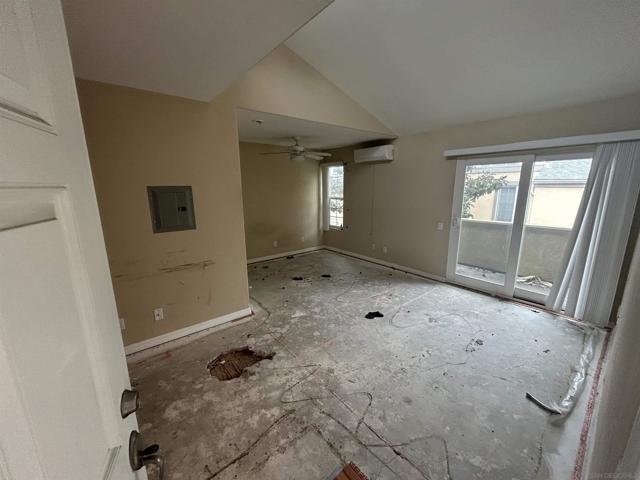 5404 Balboa Arms Dr, San Diego CA: https://media.crmls.org/mediaz/1d78ae35-d7eb-48c9-88ed-8e34b904a8b3.jpg