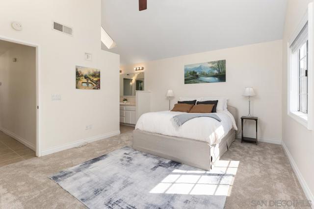 10496 Rancho Carmel dr, San Diego CA: https://media.crmls.org/mediaz/1d78b329-4480-4db3-a4c2-e58783c2266e.jpg