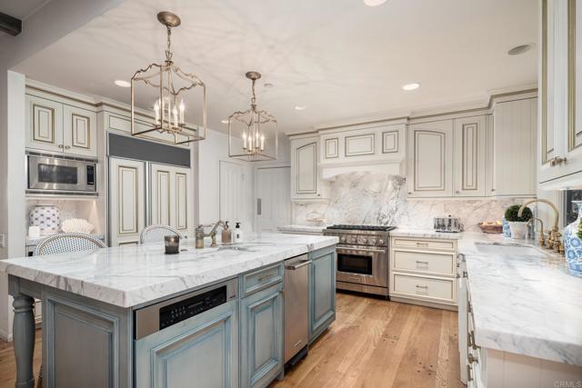 Image 7 of 39 For 16041 Via Del Alba