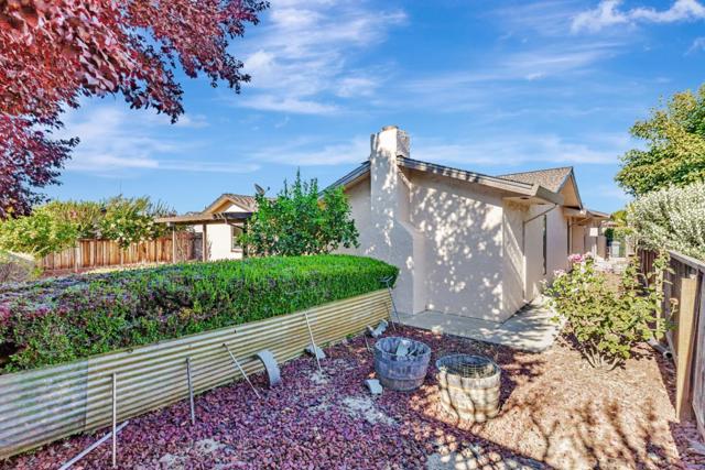 1870 Cushman Street, Hollister CA: https://media.crmls.org/mediaz/1d794447-07d1-406e-ab1a-0d25ff7b2993.jpg