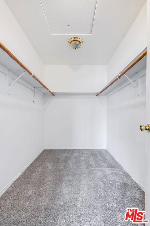 https://media.crmls.org/mediaz/1d798b74-46f3-44d2-bb58-0f2ff7cd54ad.jpg?preset=X-Large
