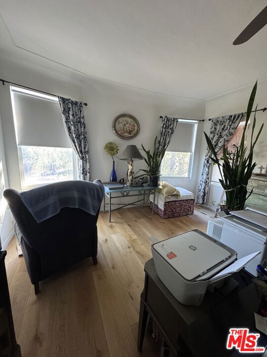 4010 W Adams Boulevard, Los Angeles CA: https://media.crmls.org/mediaz/1d799e51-7440-41c1-aec2-012cb8556ab6.jpg