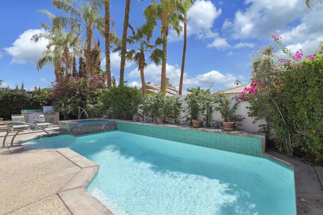 245 Strada Nova, Palm Desert, CA 92260