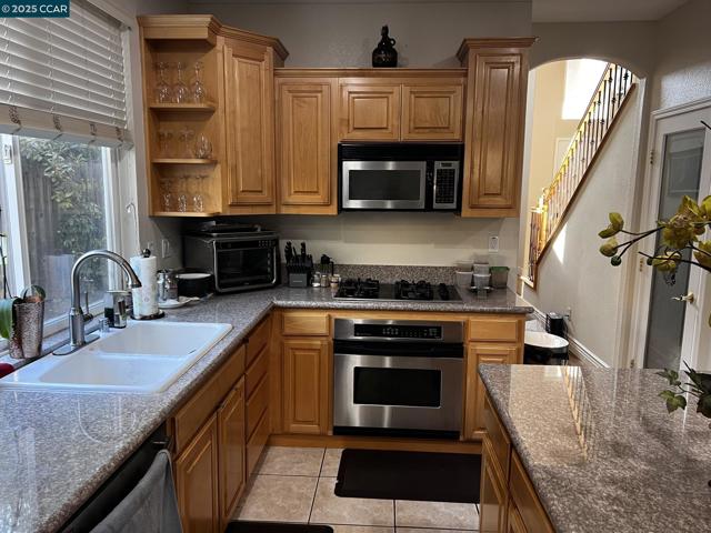 4045 Galenez Way, Antioch CA: https://media.crmls.org/mediaz/1d7a32b3-7259-4a0b-b87b-387857257f0e.jpg