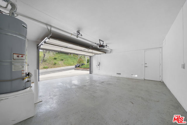 960 Calle Frondosa, San Dimas CA: https://media.crmls.org/mediaz/1d7a6a44-592e-4424-beb4-0c5ca2906039.jpg