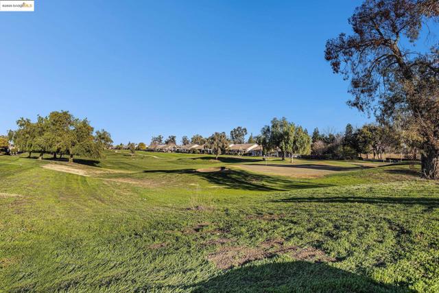 1012 Centennial Drive, Brentwood CA: https://media.crmls.org/mediaz/1d7aa0bd-6677-4621-8043-73c82a320690.jpg