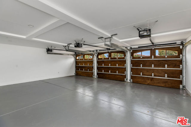 6888 Alta Vista Drive, Rancho Palos Verdes CA: https://media.crmls.org/mediaz/1d7b3d39-c15f-4147-a8f3-60b534de9a0f.jpg