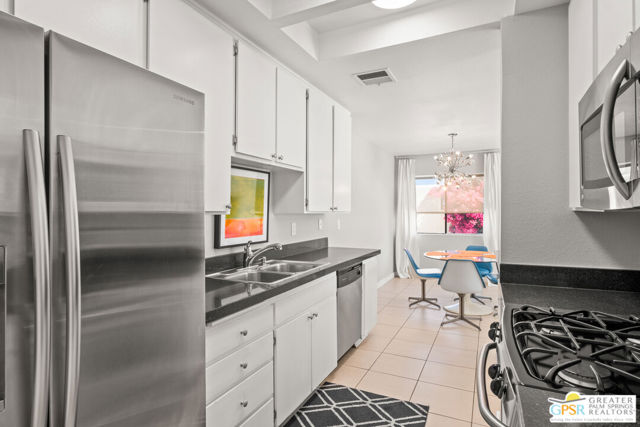415 N Hermosa Drive, Palm Springs CA: https://media.crmls.org/mediaz/1d7b74e9-4a5d-40f2-a8be-8ec9b94807a0.jpg