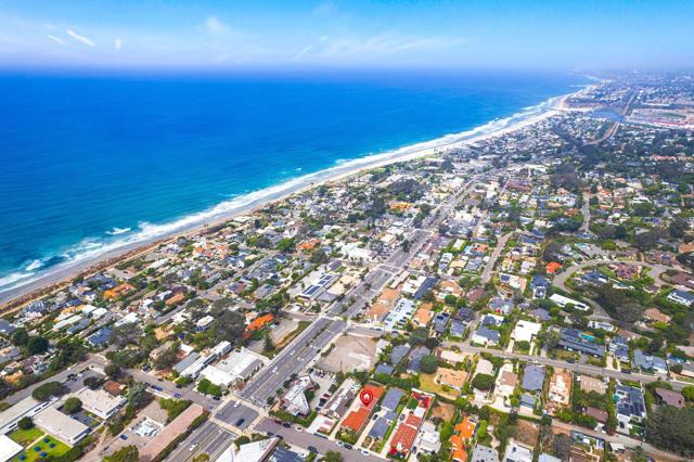 328 30 9th St, Del Mar CA: https://media.crmls.org/mediaz/1d7cadb3-d611-4ca5-8de7-de37e8e93061.jpg
