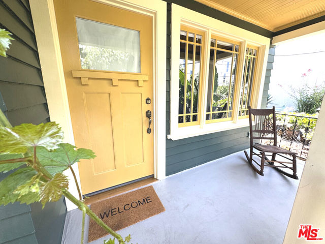 334 Belmont Avenue, Los Angeles CA: https://media.crmls.org/mediaz/1d7cba5d-0eec-4755-ab3c-052f0895cd4f.jpg
