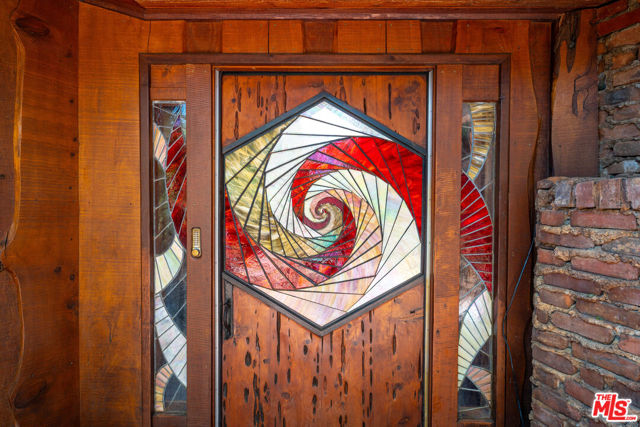 440 Mariposa Drive, Ventura CA: https://media.crmls.org/mediaz/1d7ed20e-7542-457d-aebb-84eac8676703.jpg