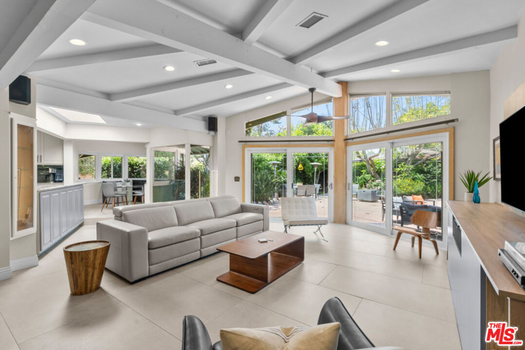 8937 Oak Park Avenue, Sherwood Forest, CA 91325