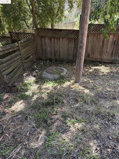 5415 Leona Street, Oakland CA: https://media.crmls.org/mediaz/1d802598-5b6c-4ada-a309-0e5fe108ec90.jpg