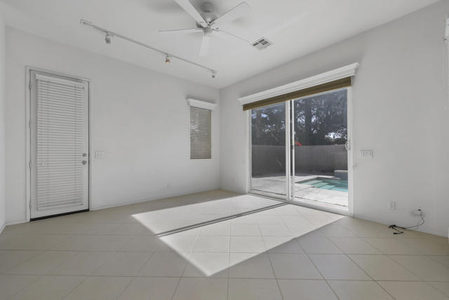 1041 E ViA San Dimas Road, Palm Springs CA: https://media.crmls.org/mediaz/1d802b03-560e-4460-9bd9-bd7eded72223.jpg