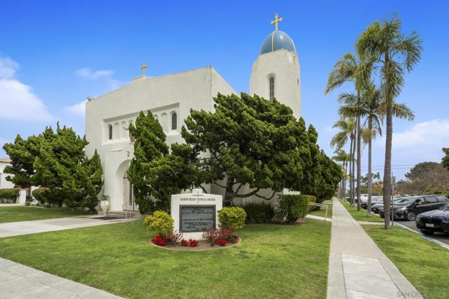 717 C Ave, Coronado CA: https://media.crmls.org/mediaz/1d803c15-4848-49f5-ba77-bc98d45273de.jpg