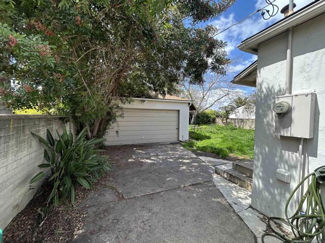 4352 Athens St, San Diego CA: https://media.crmls.org/mediaz/1d8051d2-e453-4c3f-be7c-697009c0f966.jpg