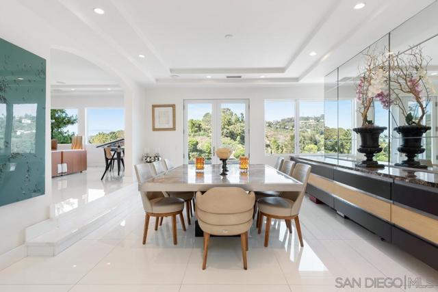 6617 Muirlands Dr, La Jolla CA: https://media.crmls.org/mediaz/1d80de93-6553-42bb-bf5e-9cd4889a7f0a.jpg