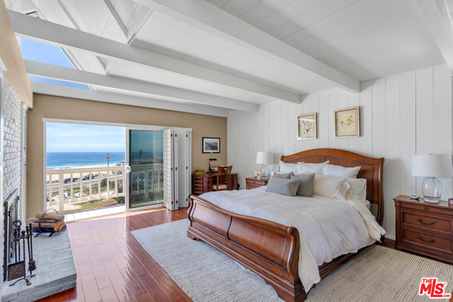 6439 Surfside Way photo 15