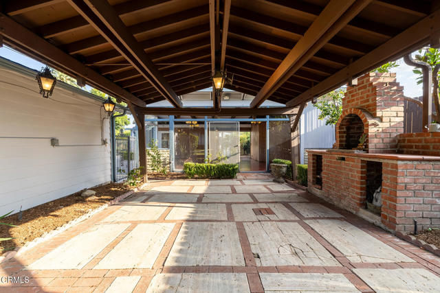 259 Acacia Street, Altadena CA: https://media.crmls.org/mediaz/1d81ab73-25bd-40b4-a303-9304b4cd63f2.jpg