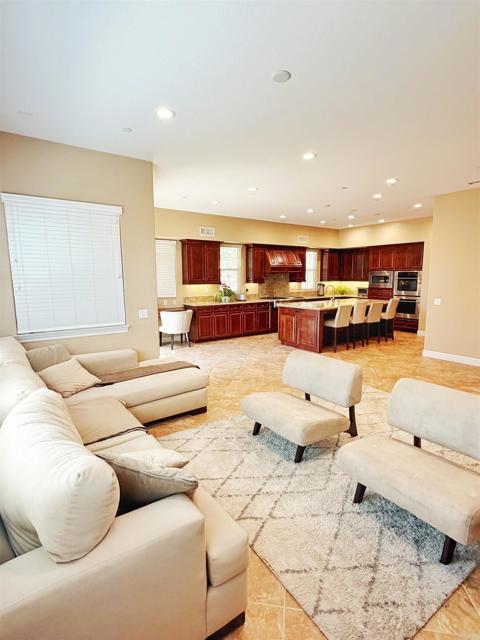 Detail Gallery Image 8 of 9 For 545 Quail Pointe Ln, Encinitas,  CA 92024 - 4 Beds | 3/1 Baths