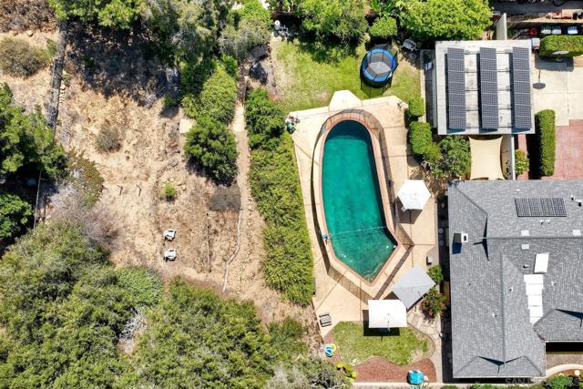 11668 Altoona Dr, El Cajon CA: https://media.crmls.org/mediaz/1d82f6cf-1967-4feb-9a5a-f77f7ad67579.jpg