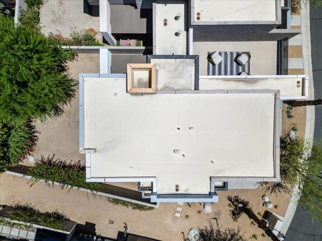 252 Breeze Loop, Palm Springs CA: https://media.crmls.org/mediaz/1d83af6b-50a2-4add-af11-00049033957b.jpg