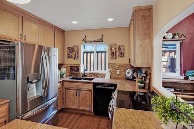 2100 Oberlin Street, Palo Alto CA: https://media.crmls.org/mediaz/1d8417f8-981a-4c09-9dc6-a0b8cfc846b9.jpg