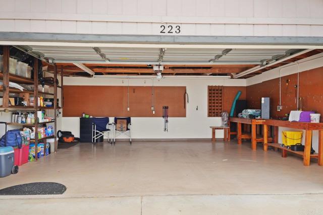 Home for Sale in Lakeside