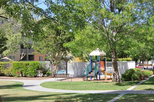 121 Pacchetti Way, Mountain View CA: https://media.crmls.org/mediaz/1d8512fc-0c0c-41dd-aafd-d2307ede6480.jpg