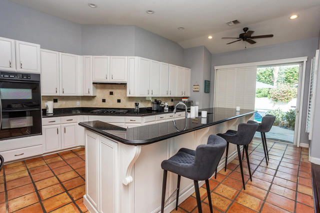 78970 Del Monte Court, La Quinta CA: https://media.crmls.org/mediaz/1d85ee0e-a818-49f4-8b78-25bba8b65d4c.jpg
