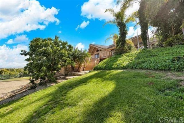 2081 Elevado Road, Vista CA: https://media.crmls.org/mediaz/1d8632f3-fa44-4f47-b14a-ba296808bfcf.jpg