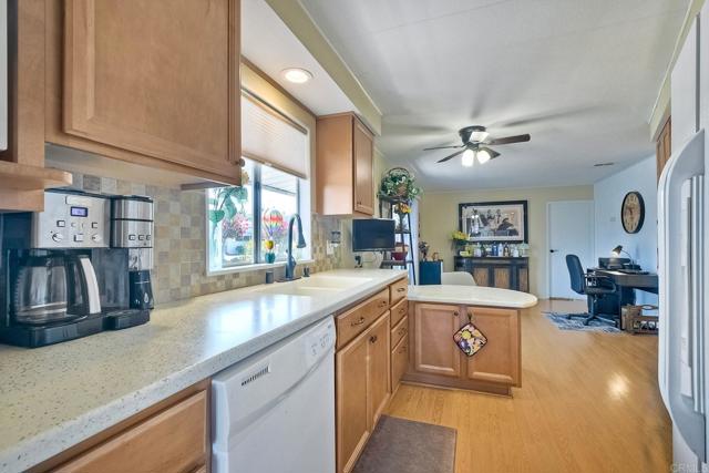 Detail Gallery Image 18 of 37 For 1010 E Bobier Dr #170,  Vista,  CA 92084 - 2 Beds | 2 Baths