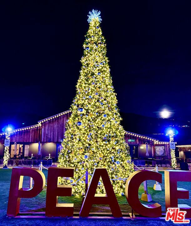 6438 Lunita Road, Malibu CA: https://media.crmls.org/mediaz/1d88151e-af6e-45db-9ddd-4d047fb637d0.jpg