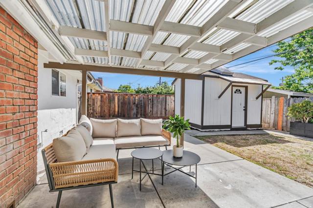3332 Pepper Tree Lane, San Jose CA: https://media.crmls.org/mediaz/1d883997-e1b6-4083-bf6e-f11153eda40e.jpg